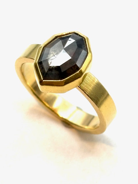 22kt/18kt Gold Grey Diamond Geometric Drop Ring