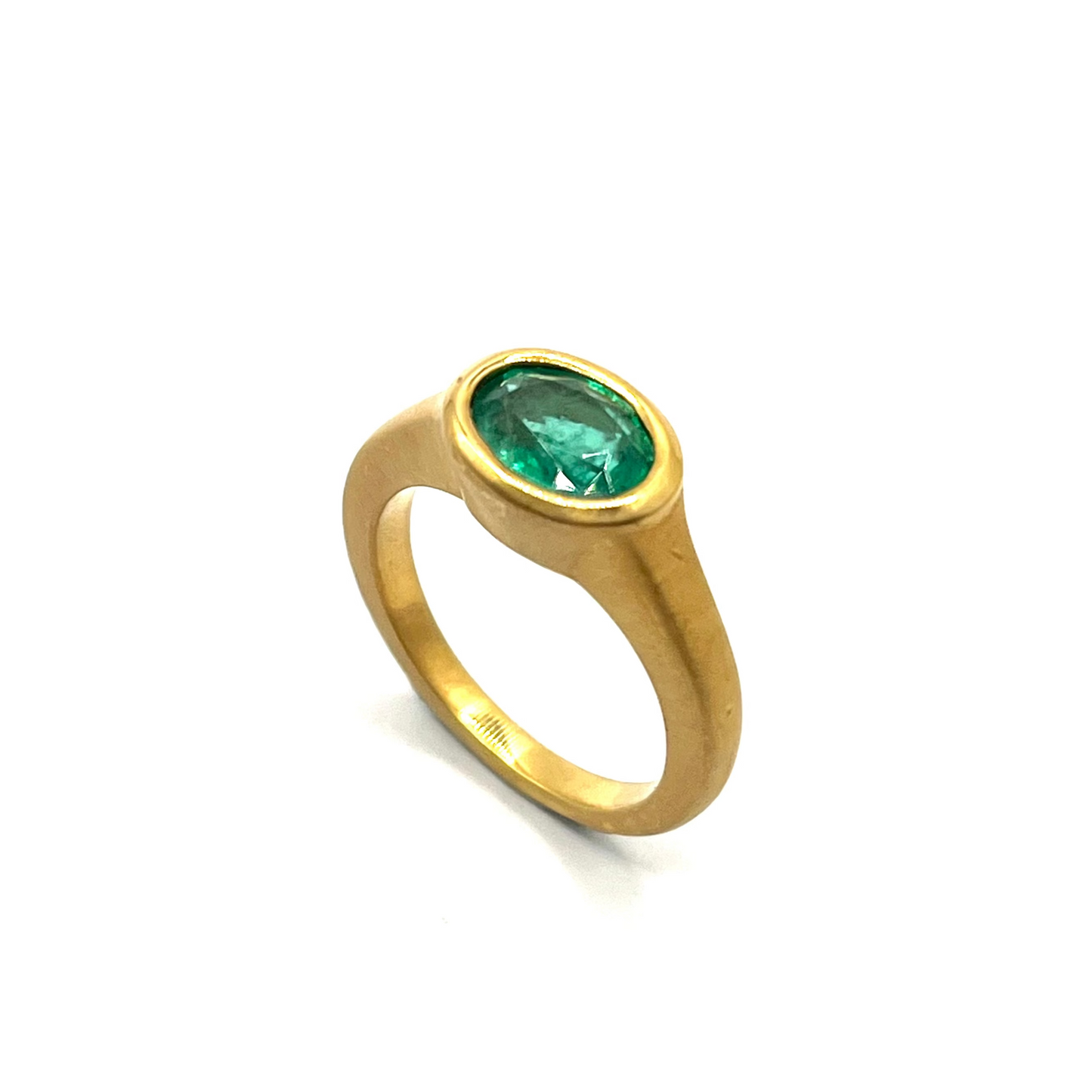 18 Karat Gold Oval Shape Emerald Ring