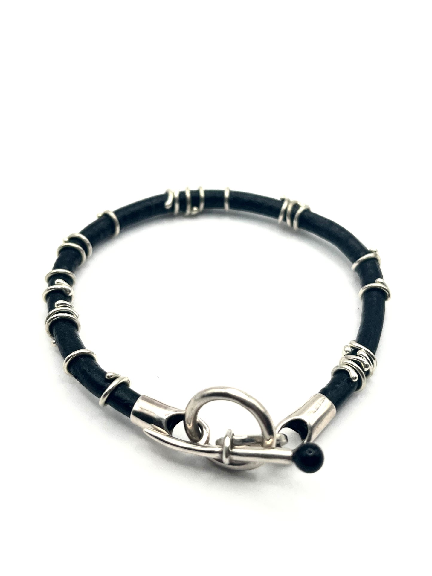 Argentium Silver & Serpentine Bead Wire bracelet with Leather