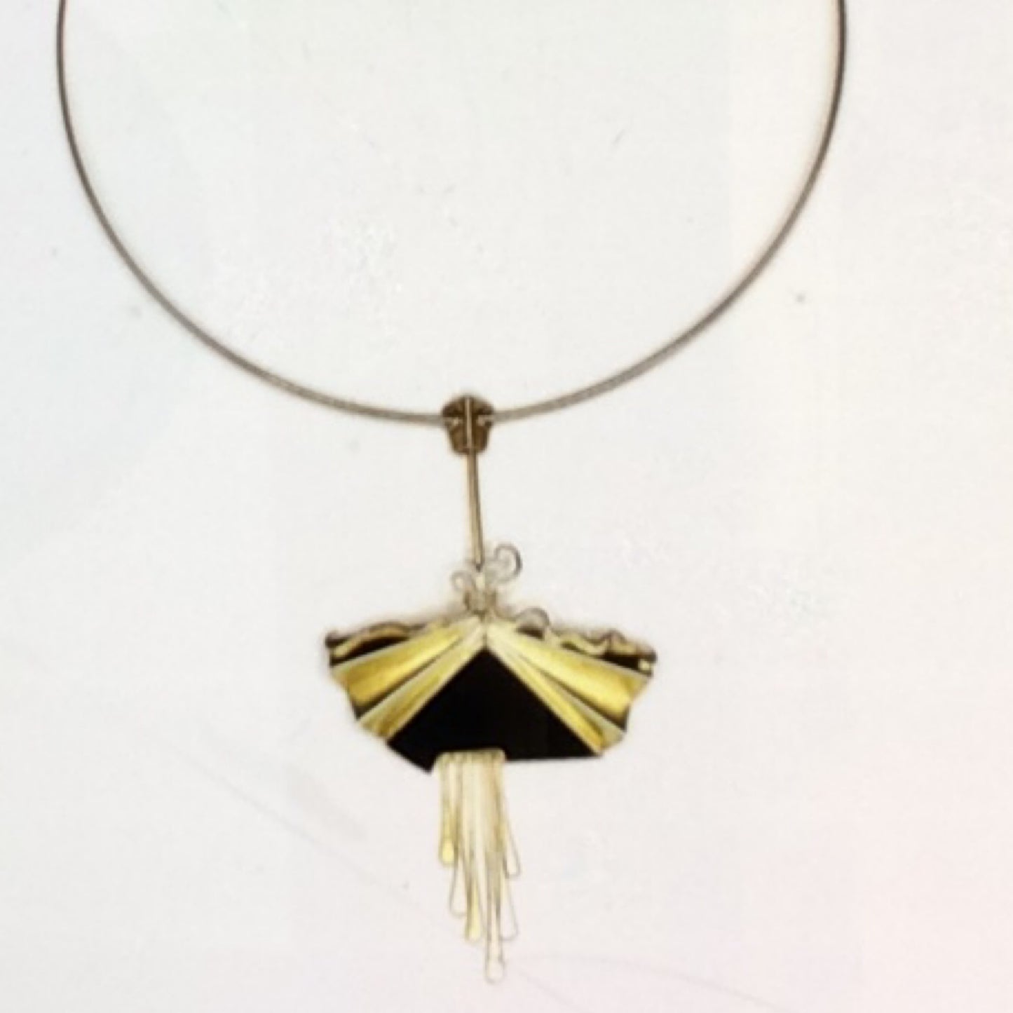 Onyx and 18k Gold Pendant, MT0012/10A,MONA TRUNKFIELD
