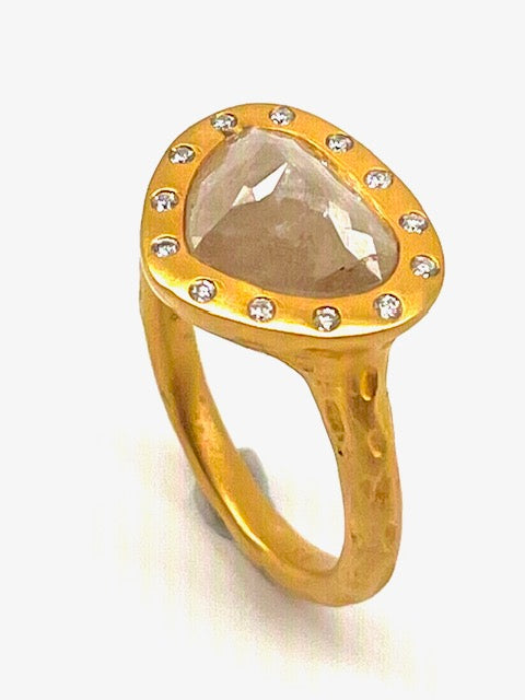 Oval Ice Diamond, 18kt YellowKW Gold Ring