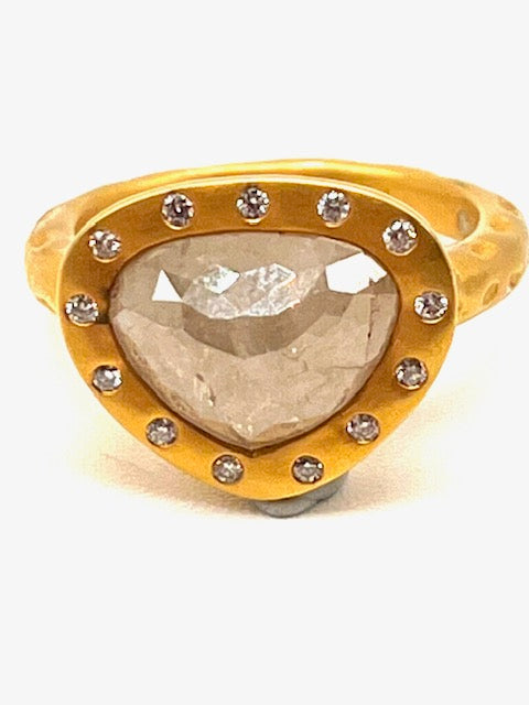 Oval Ice Diamond, 18kt YellowKW Gold Ring