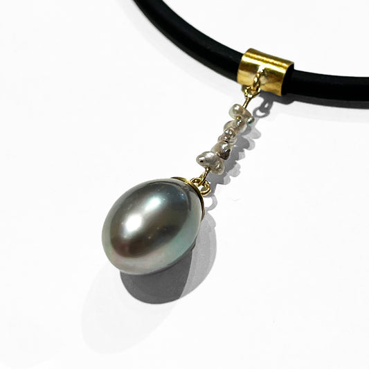 18kt gold Tahitian Pearl & Freshwater Rice Pearl Pendant Necklace