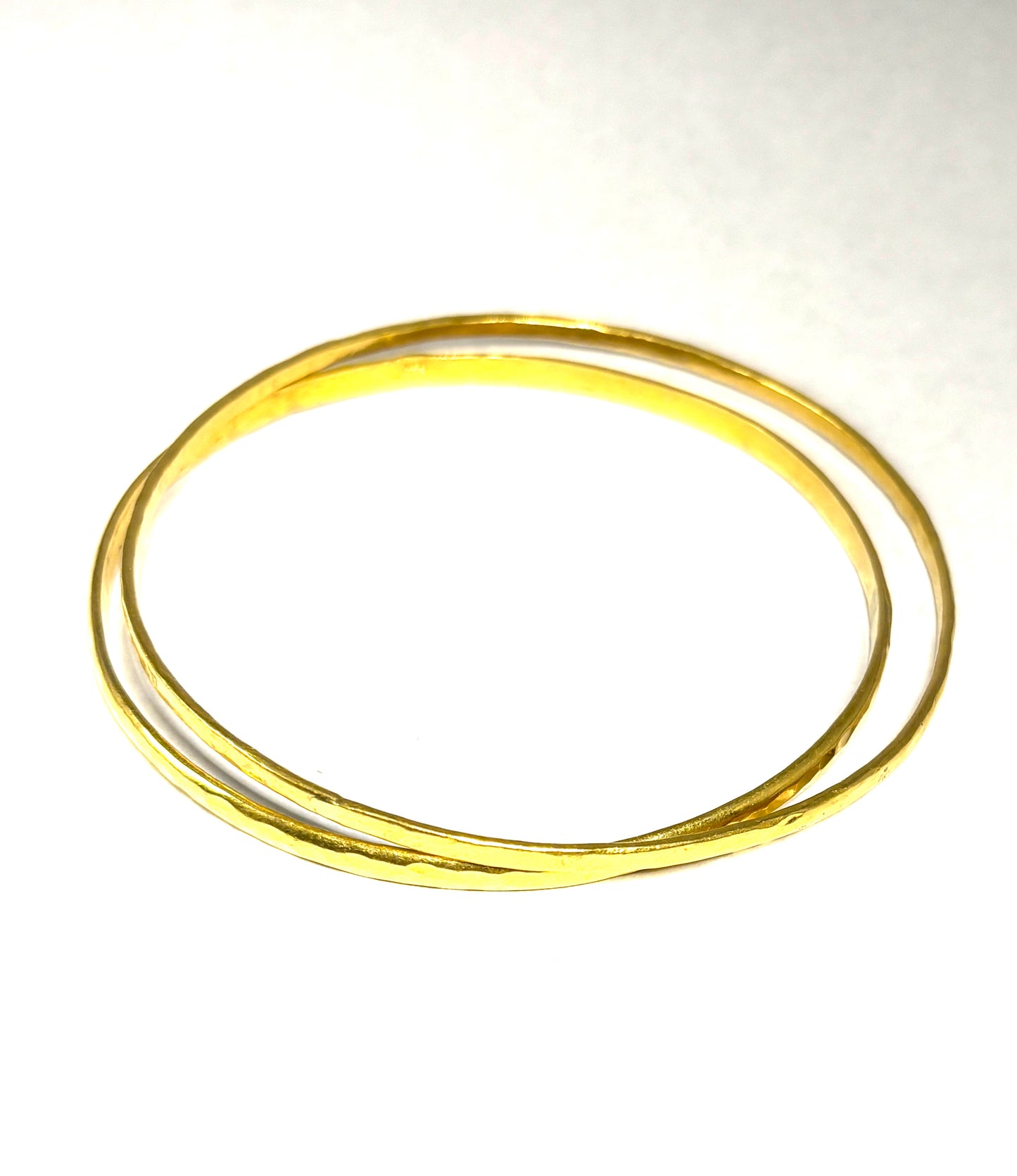Thin Hammered Bangle in 22kt Gold