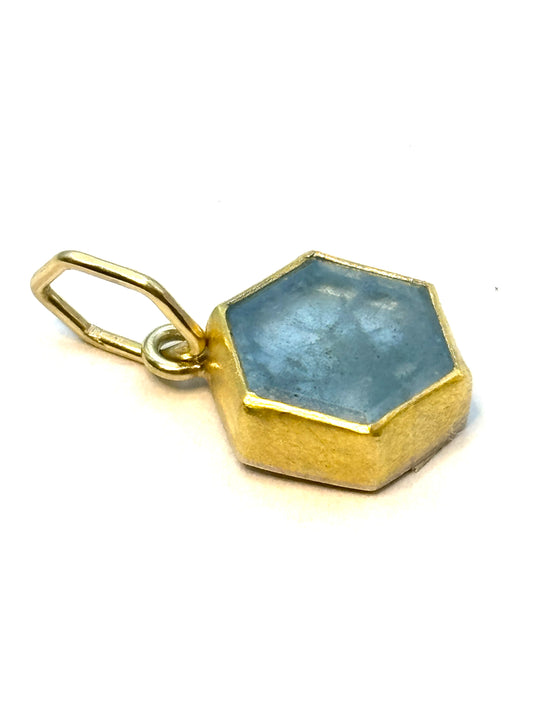 22kt/18kt Aquamarine Hexagon Charm
