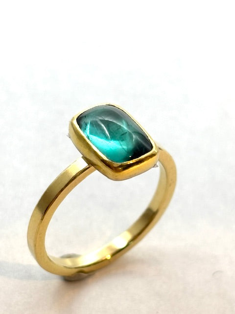 18kt Gold Tourmaline Cushion Cabochon Ring