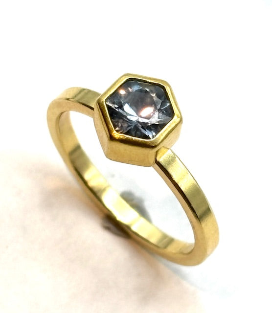 22kt/18kt Gold Montana Sapphire Hexagon Ring