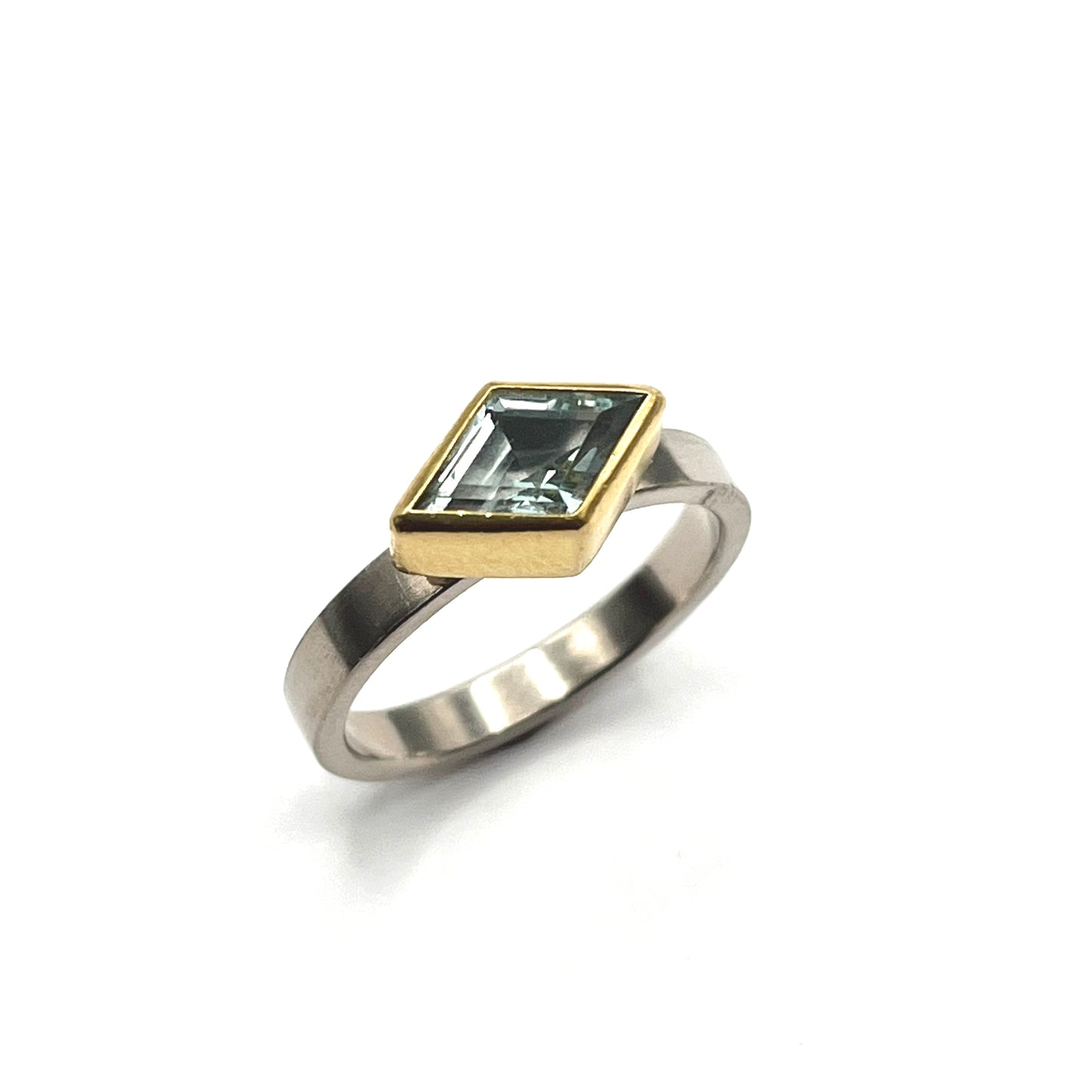 22kt & 18kt Gold Aquamarine Lozenge East-West Ring, SW26228, Sam Woehrmann