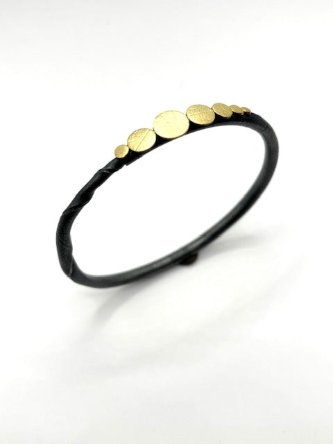 Twig Oxidized Bracelet Stepping Stone Style, Seven Graduated Circles, CM26-B7001