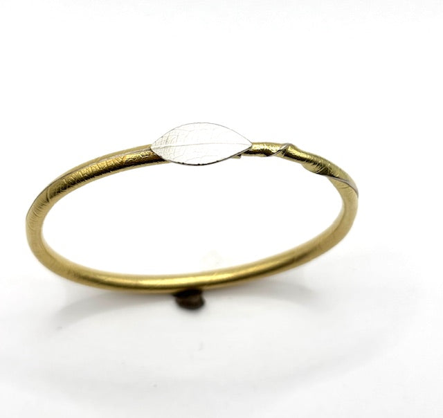 Twig Bracelet Leaf Style, Single Silver Leaf on Bimetal Bracelet CM26-B7002