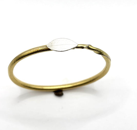 Twig Bracelet Leaf Style, Single Silver Leaf on Bimetal Bracelet CM26-B7002