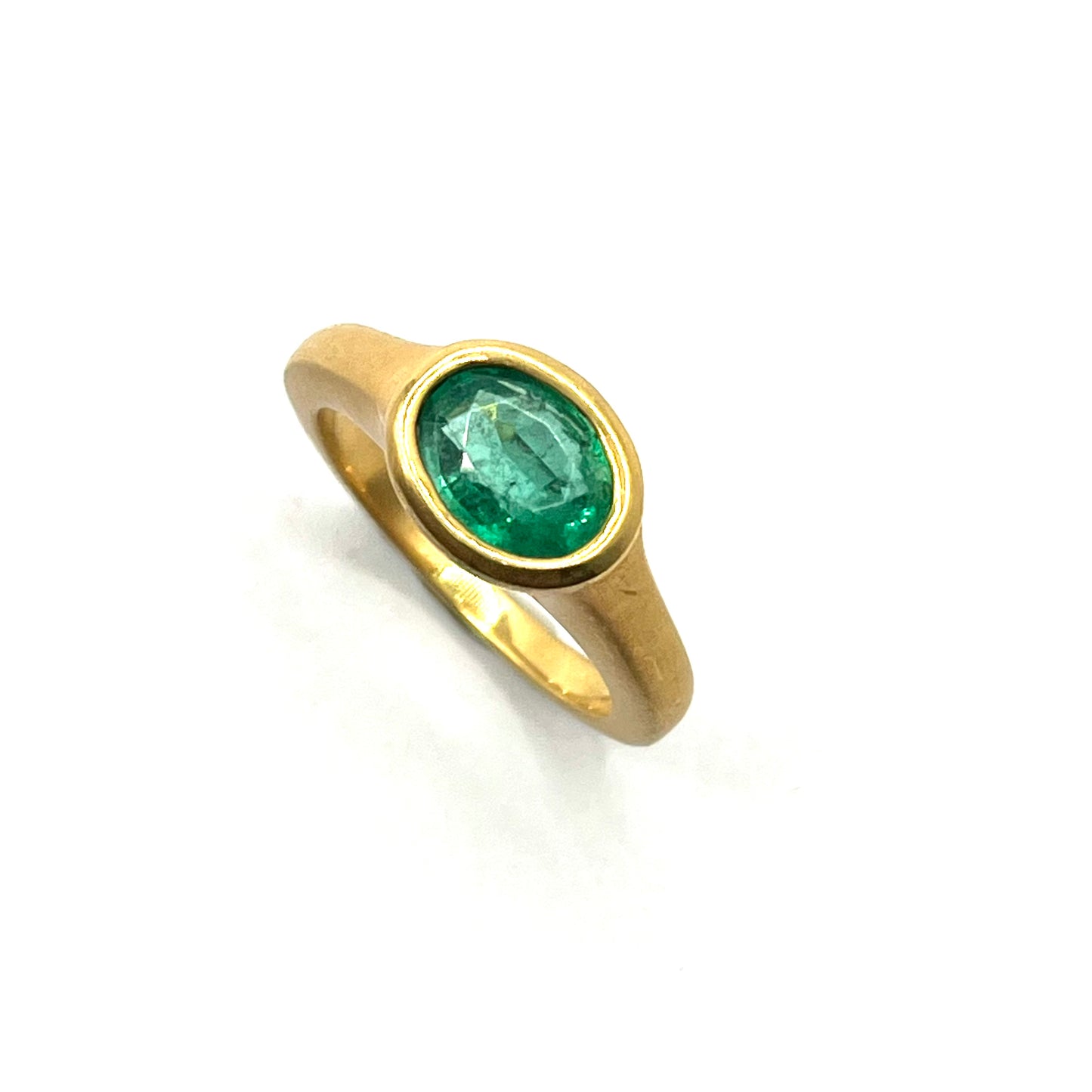 18 Karat Gold Oval Shape Emerald Ring