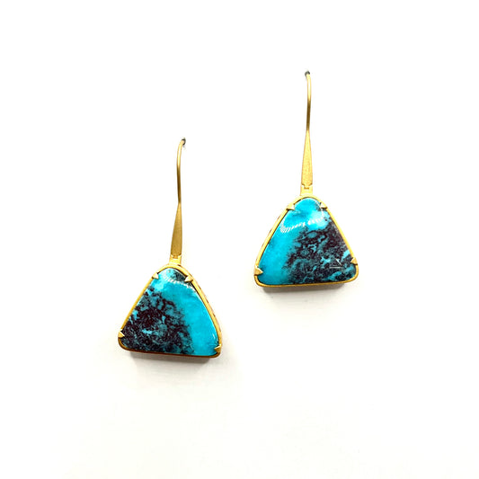 18kt Gold triangle Arizona turquoise claw setting hook earrings