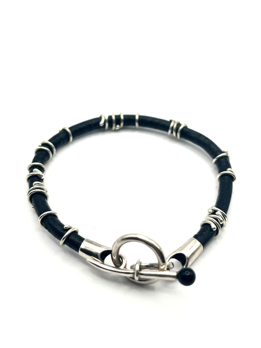 Argentium Silver & Serpentine Bead Wire bracelet with Leather