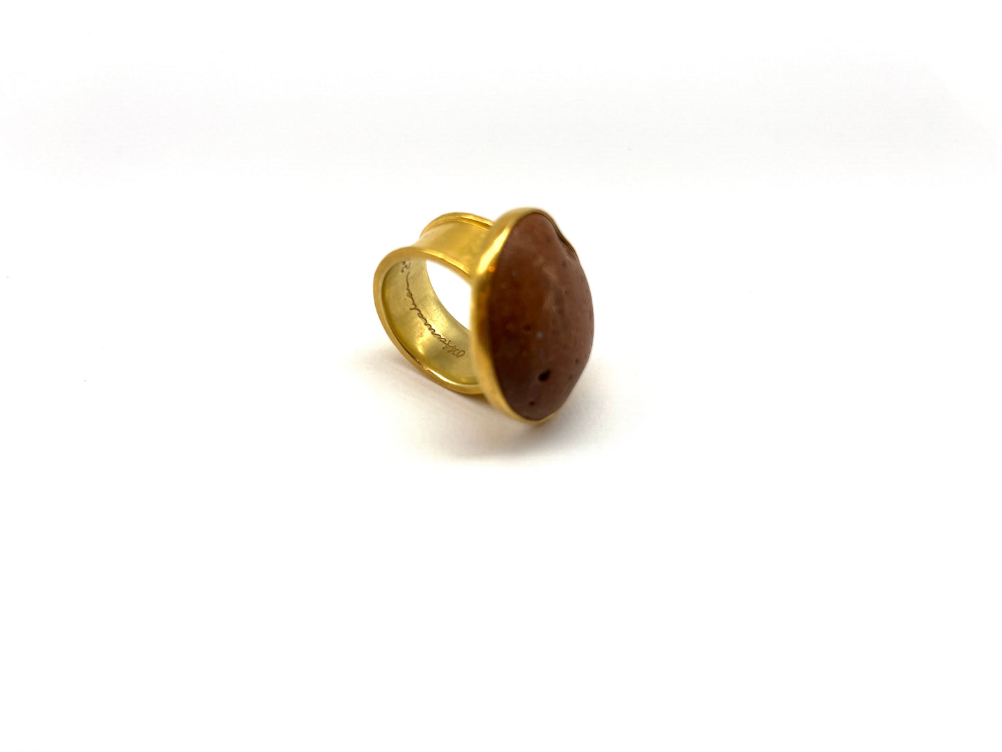 22Kt, 18kt Gold Beach Stone Ring