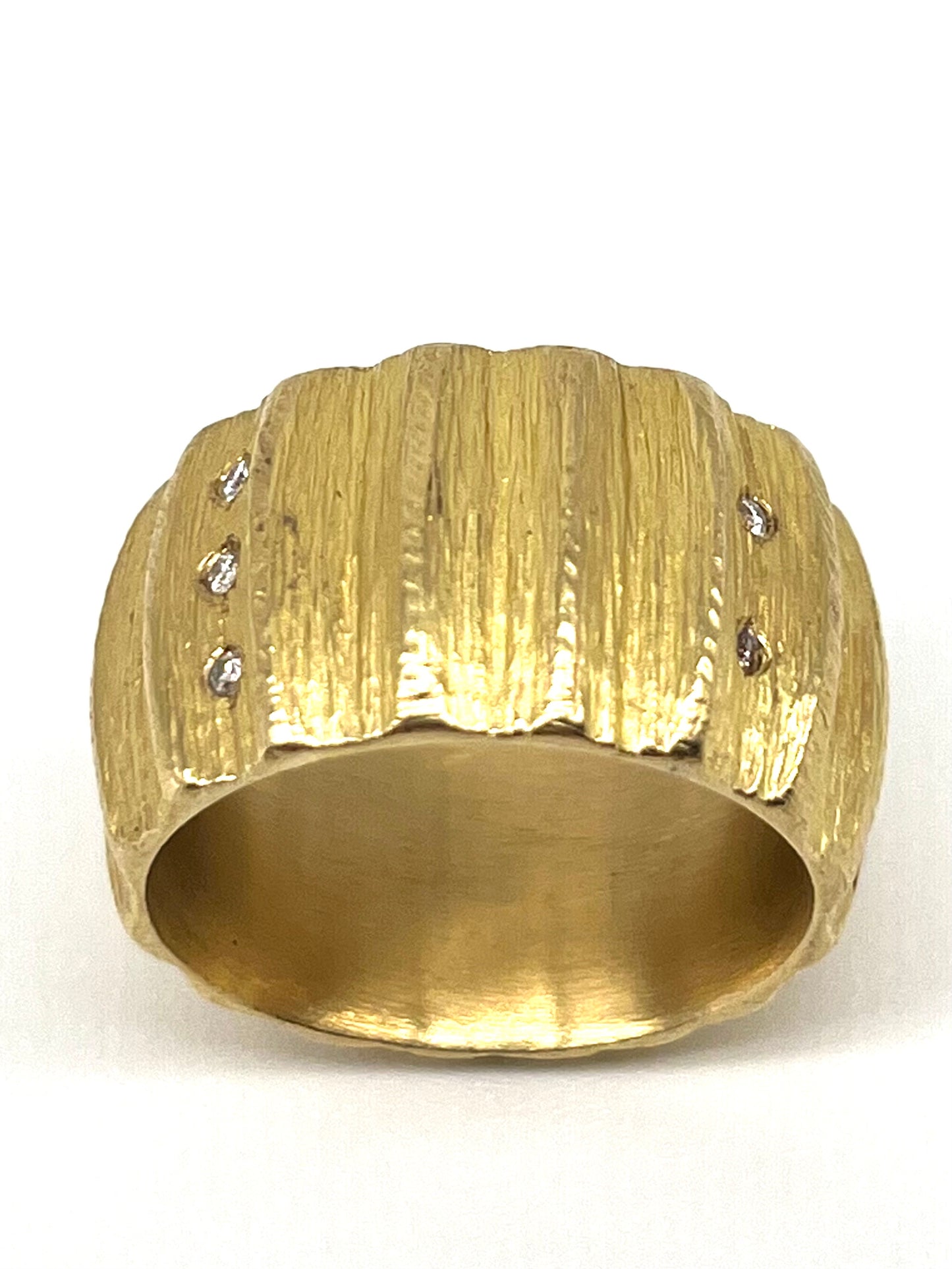Textured 18kt Gold Ring with Diamonds