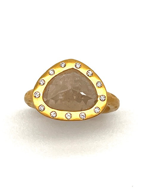Oval Ice Diamond, 18kt YellowKW Gold Ring