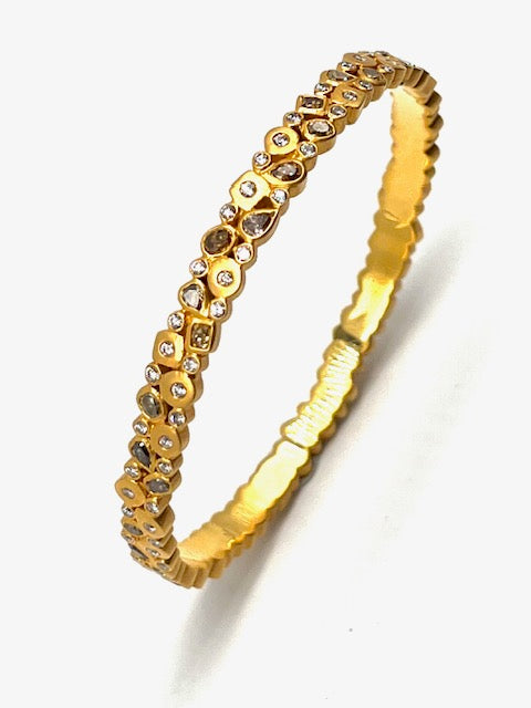 Fancy Diamond, 18kt Yellow Gold Full Crown Bracelet